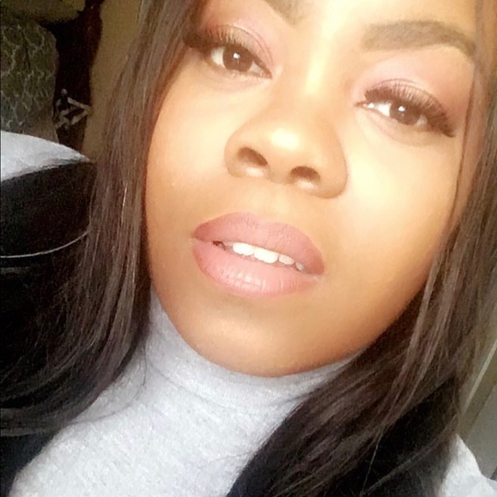 Meet your Posher, Crystal